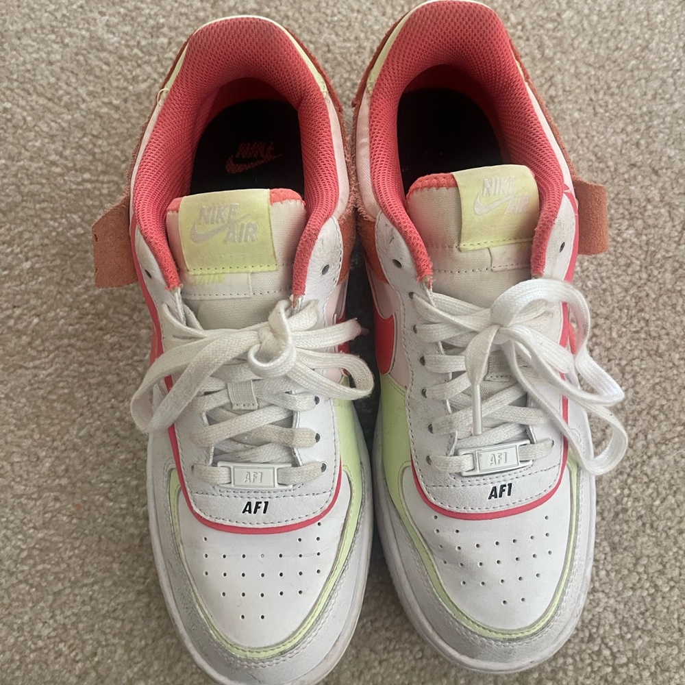 Nike air forces size 9.5